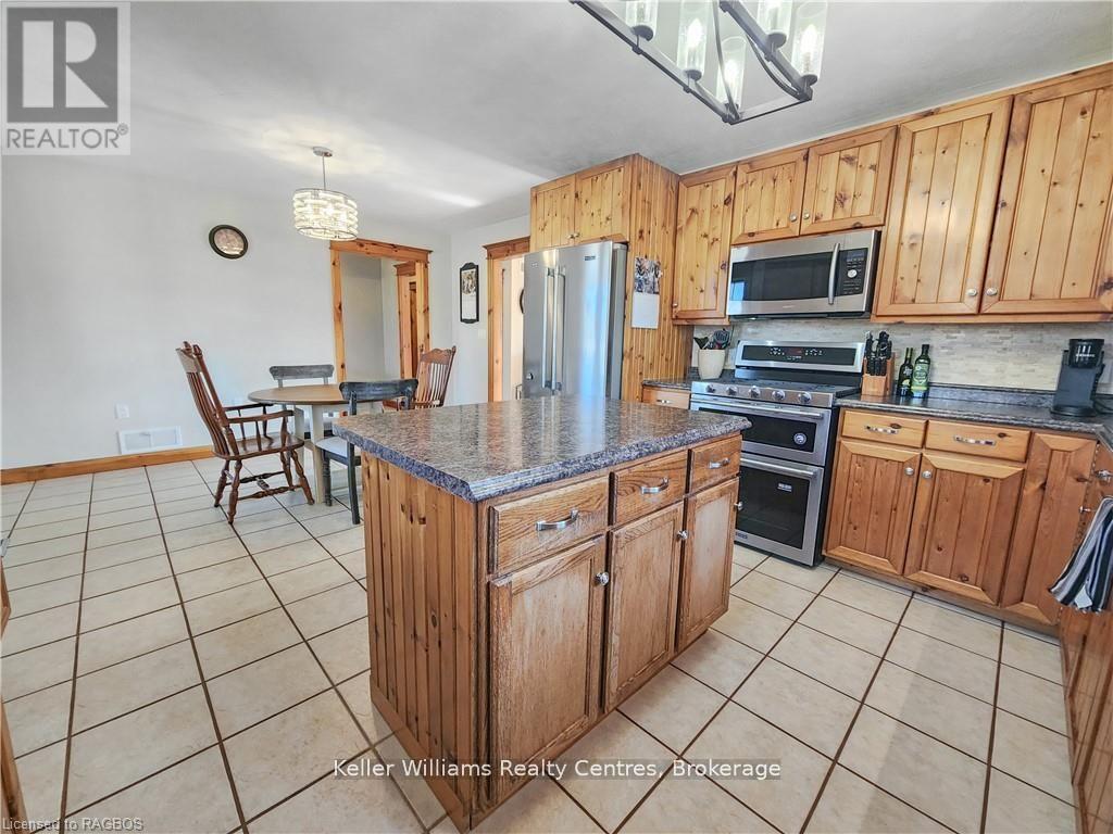 6806 Highway 21 Highway, Arran-Elderslie, Ontario  N0H 1A0 - Photo 10 - X12284757