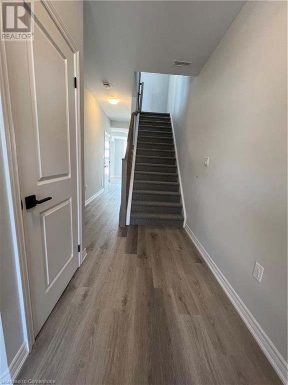290 Equestrian Way Unit# 37, Cambridge, Ontario  N3E 0E7 - Photo 2 - 40751248