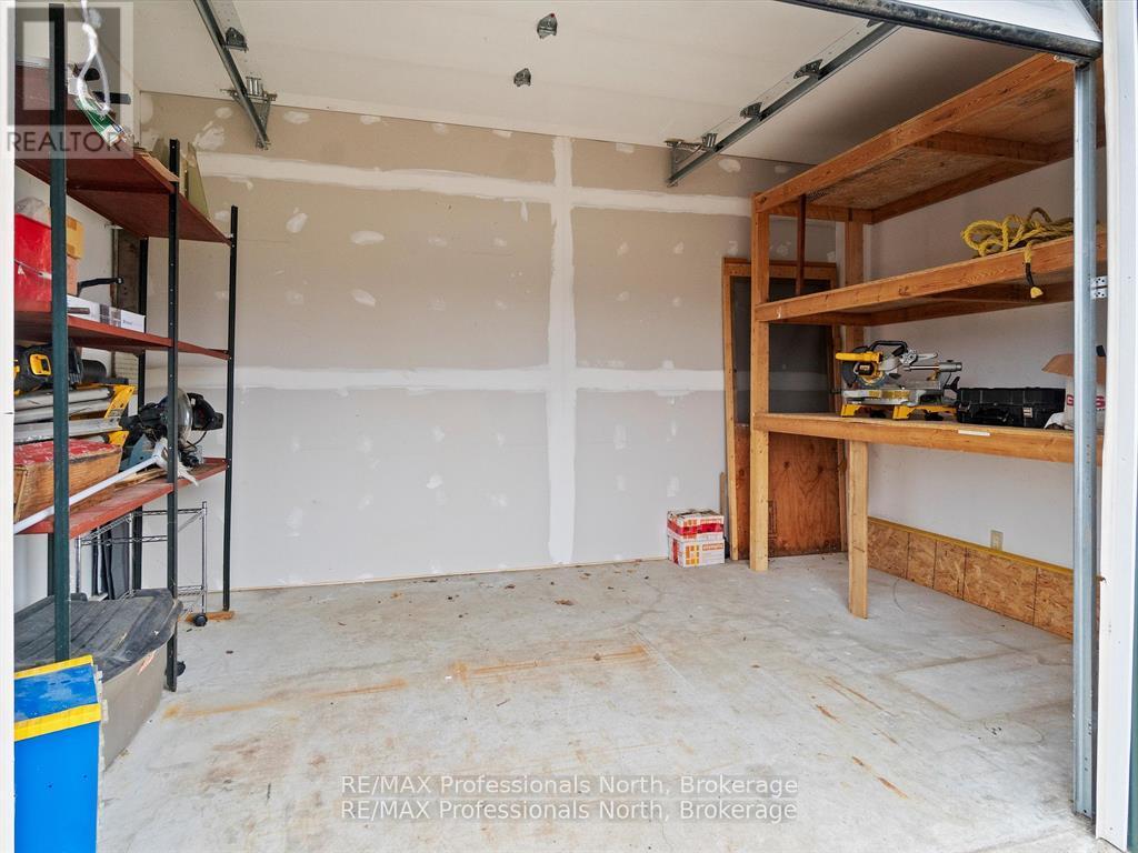 950 Muskoka Road S, Gravenhurst, Ontario  P1P 1K3 - Photo 2 - X12284812