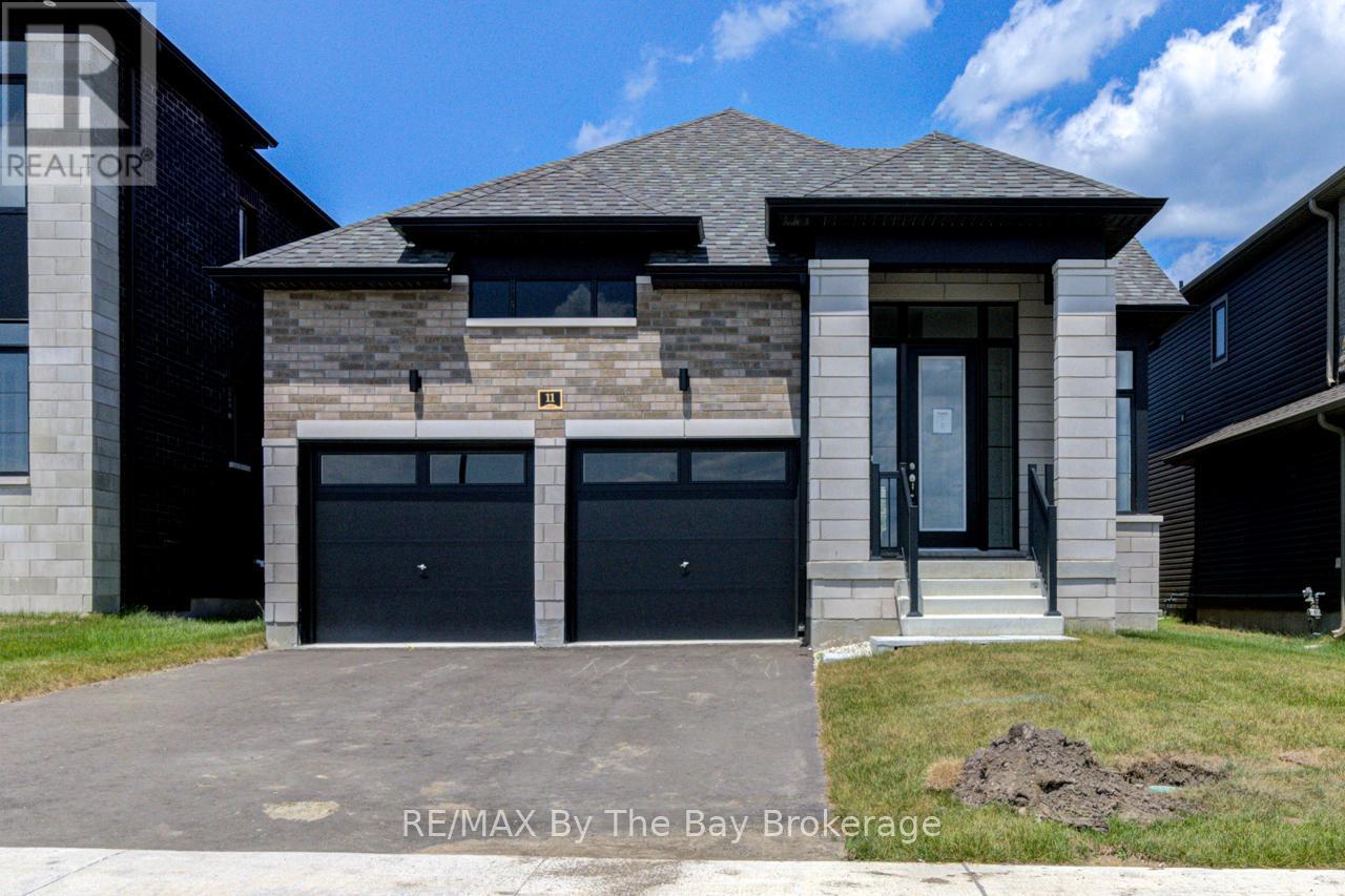11 Sun Valley Avenue, Wasaga Beach, Ontario  L9Z 0N6 - Photo 1 - S12284859