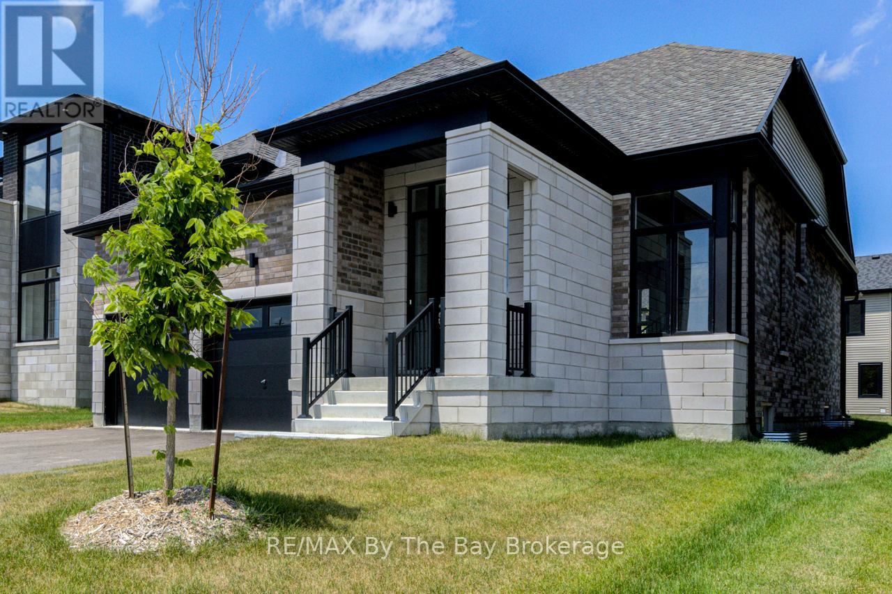 11 Sun Valley Avenue, Wasaga Beach, Ontario  L9Z 0N6 - Photo 2 - S12284859