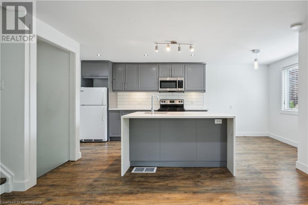 53 Karen Walk, Waterloo, Ontario  N2L 5X1 - Photo 9 - 40750767