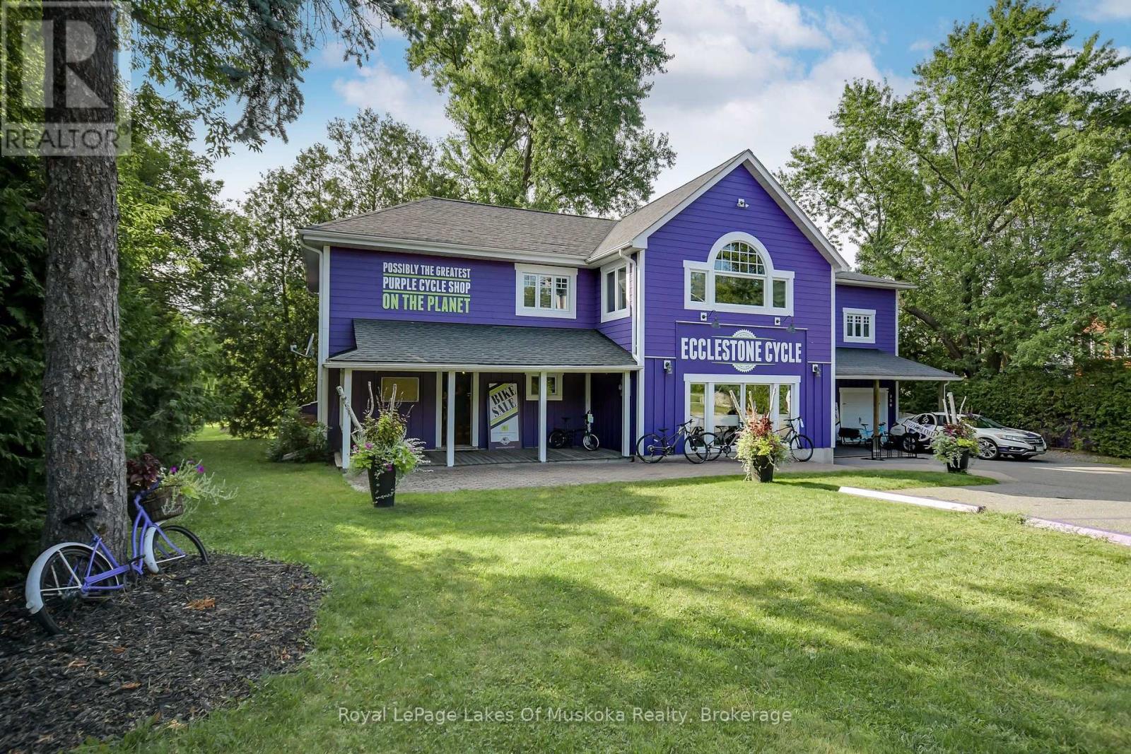 230 Ecclestone Drive, Bracebridge, Ontario  P1L 1G4 - Photo 1 - X12285154