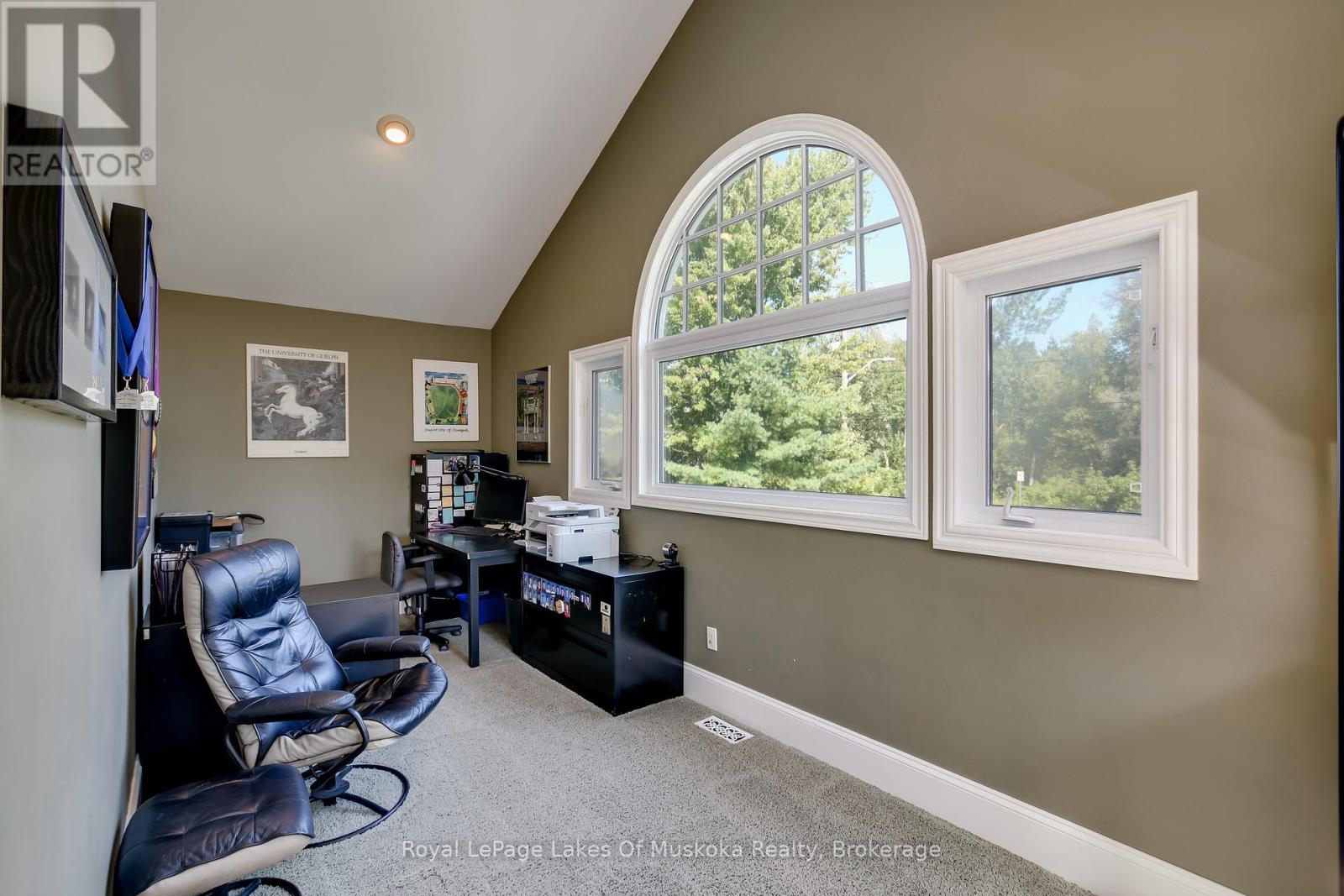 230 Ecclestone Drive, Bracebridge, Ontario  P1L 1G4 - Photo 14 - X12285154