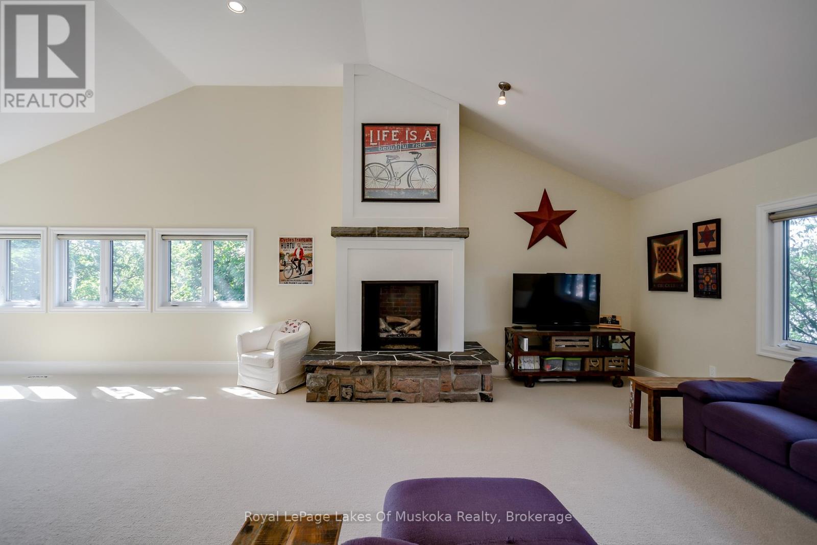 230 Ecclestone Drive, Bracebridge, Ontario  P1L 1G4 - Photo 27 - X12285154
