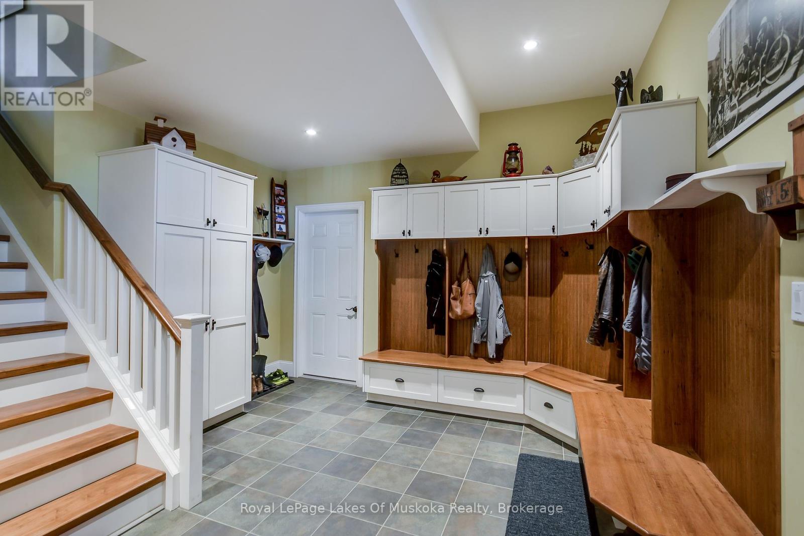 230 Ecclestone Drive, Bracebridge, Ontario  P1L 1G4 - Photo 32 - X12285154