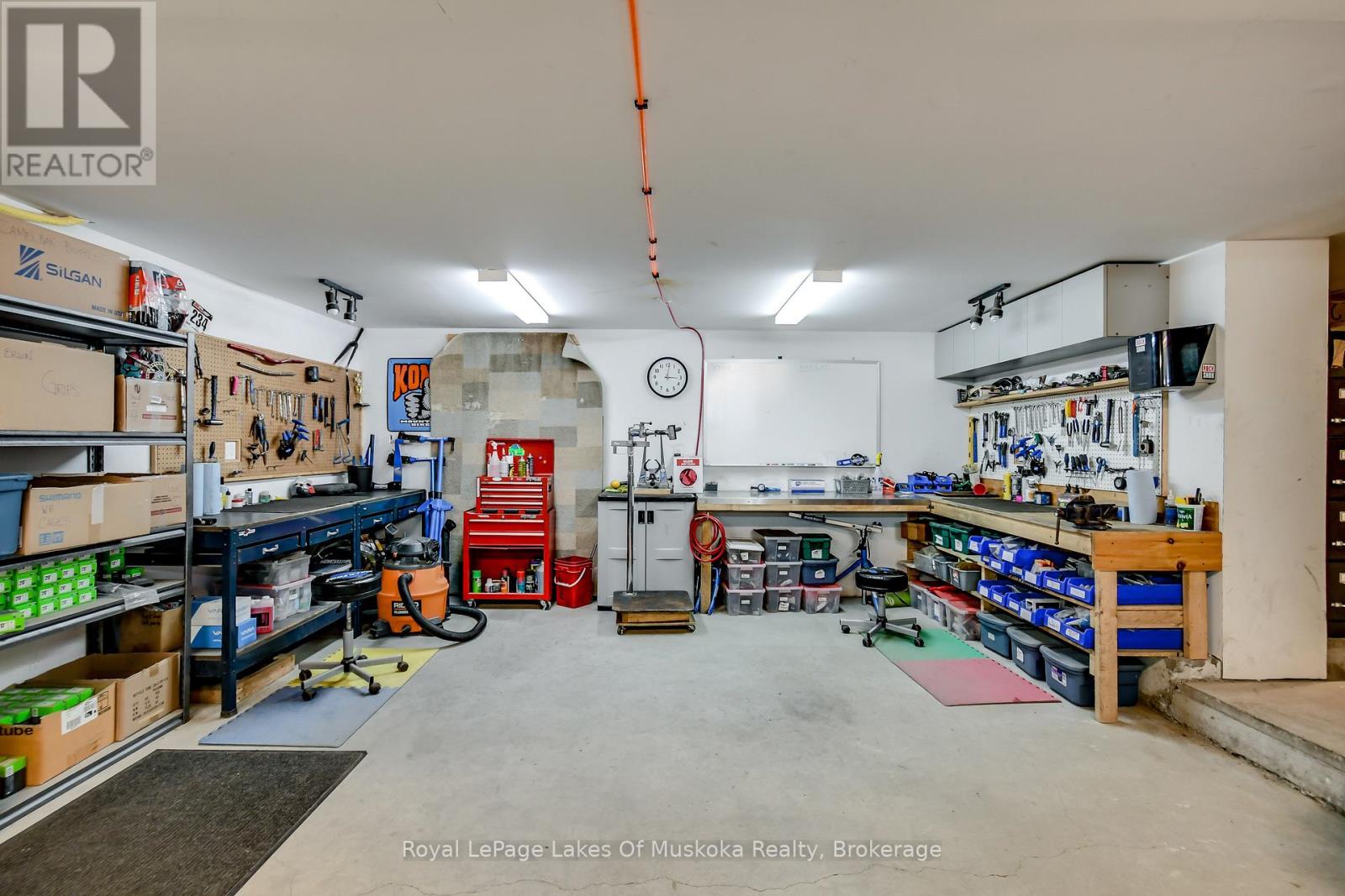 230 Ecclestone Drive, Bracebridge, Ontario  P1L 1G4 - Photo 36 - X12285154