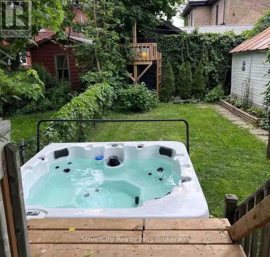 145 Caledonia Street, Stratford, Ontario  N5A 5W7 - Photo 17 - X12285242