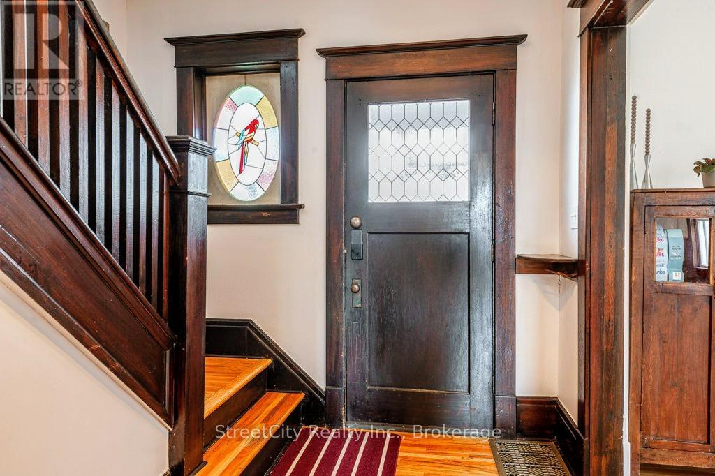 145 Caledonia Street, Stratford, Ontario  N5A 5W7 - Photo 5 - X12285242