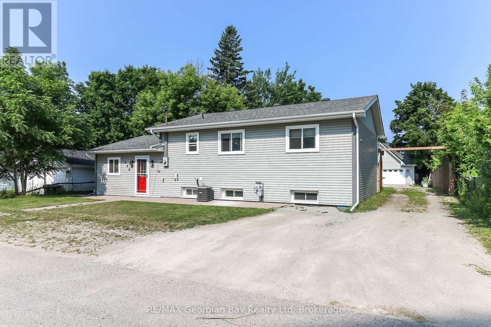 200 Jephson Street, Tay, Ontario  L0K 2A0 - Photo 1 - S12285919