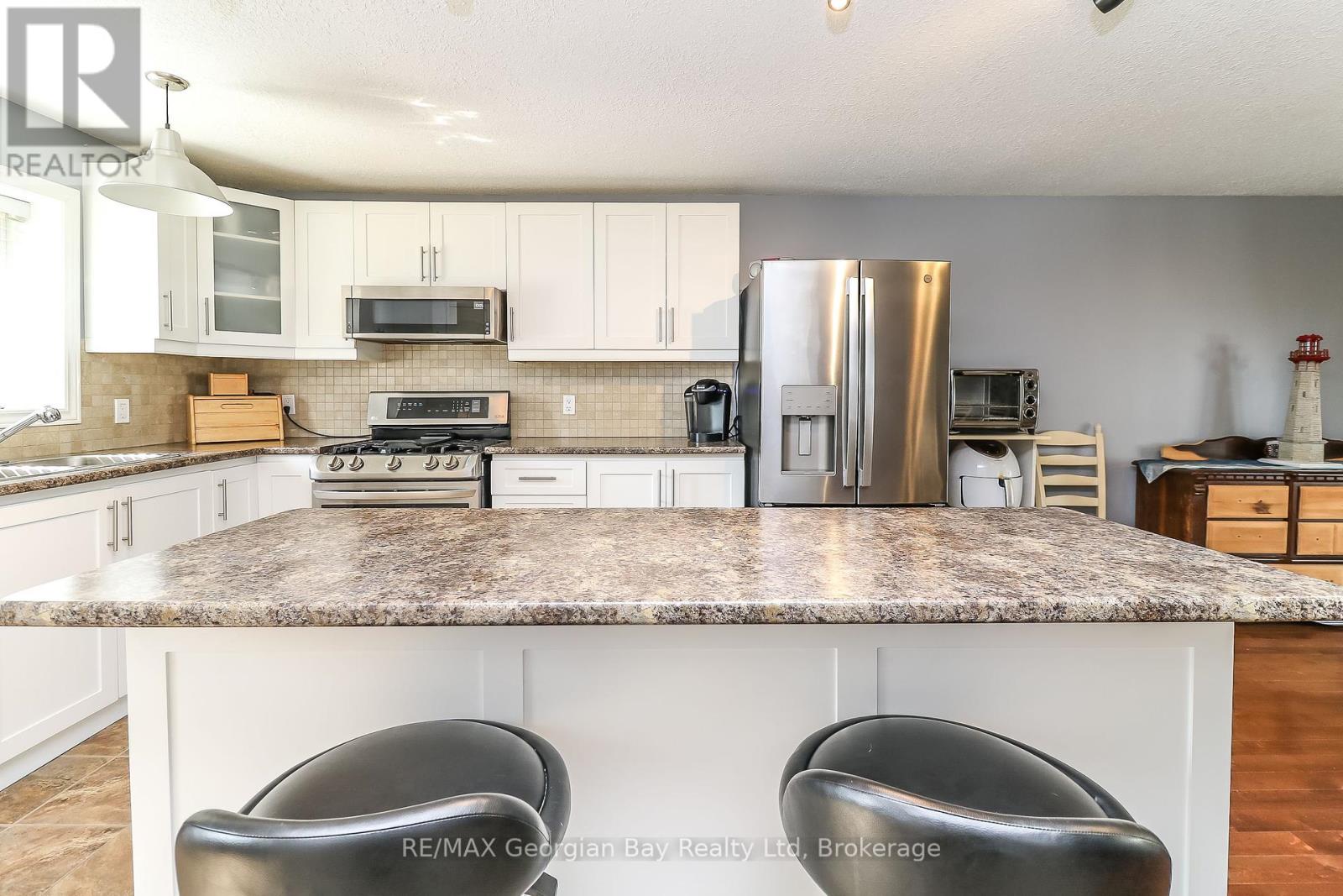 200 Jephson Street, Tay, Ontario  L0K 2A0 - Photo 13 - S12285919