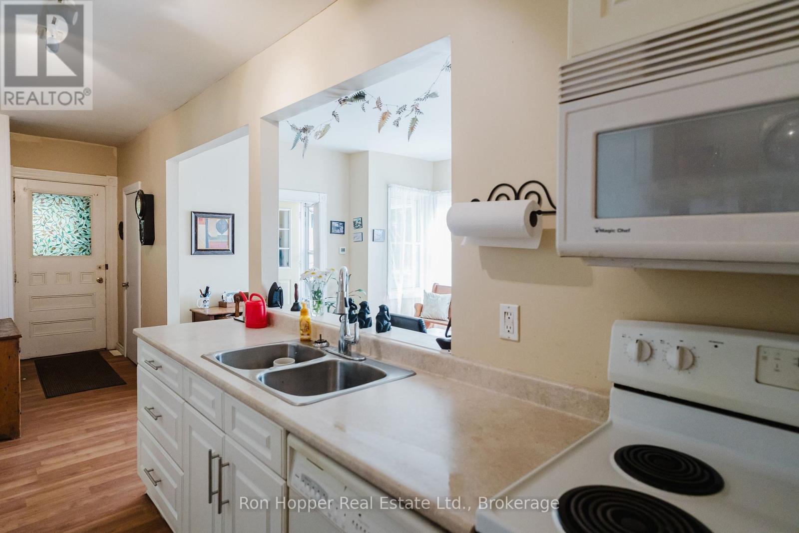 220 2nd Avenue E, Owen Sound, Ontario  N4K 2E6 - Photo 14 - X12285929