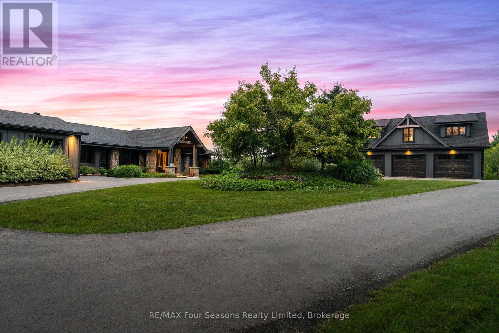 589370 Grey Road 19 W, Blue Mountains, Ontario  L9Y 0R6 - Photo 2 - X12285994