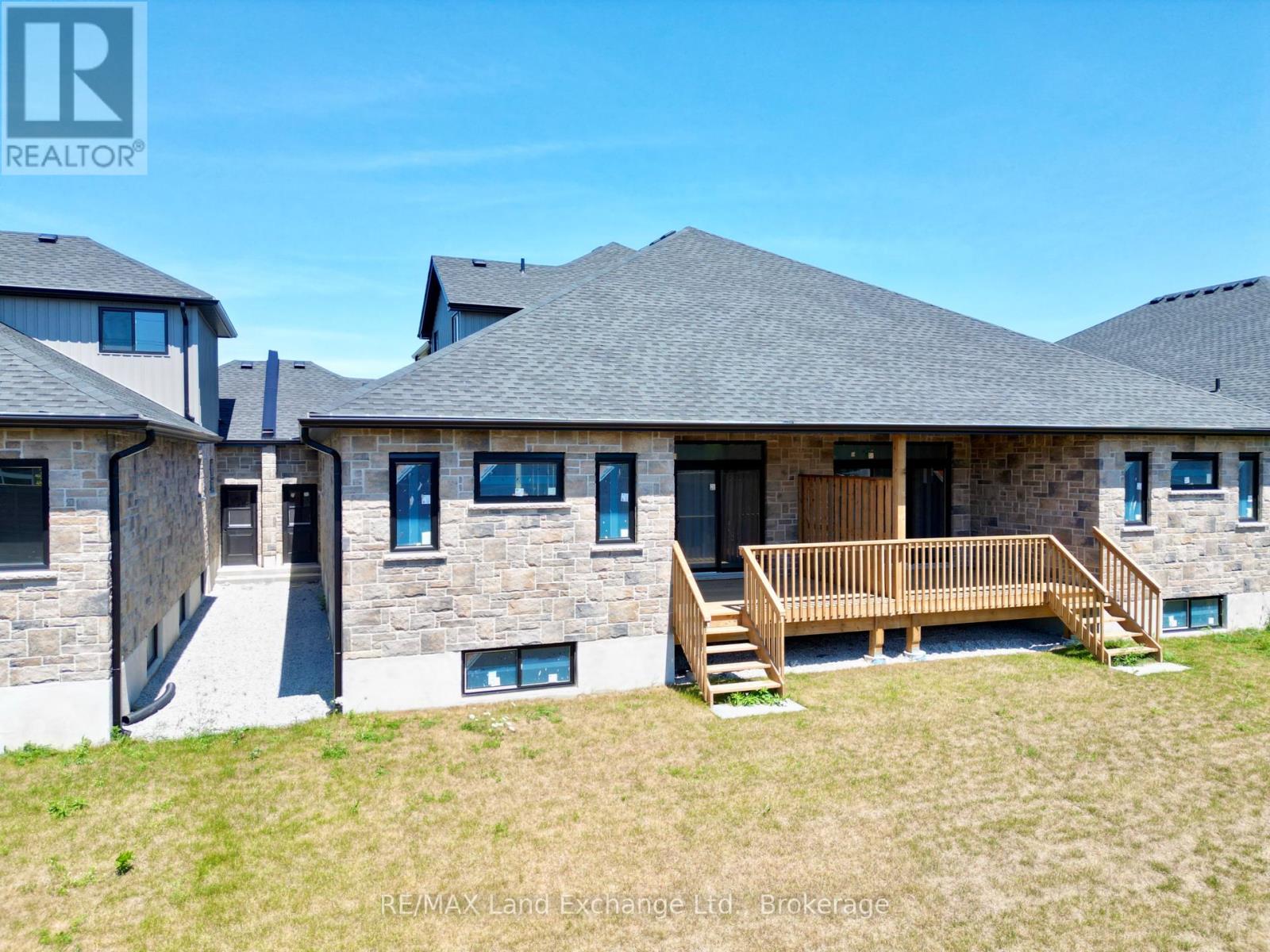 360 Rosner Drive, Saugeen Shores, Ontario  N0H 2C8 - Photo 6 - X12286503