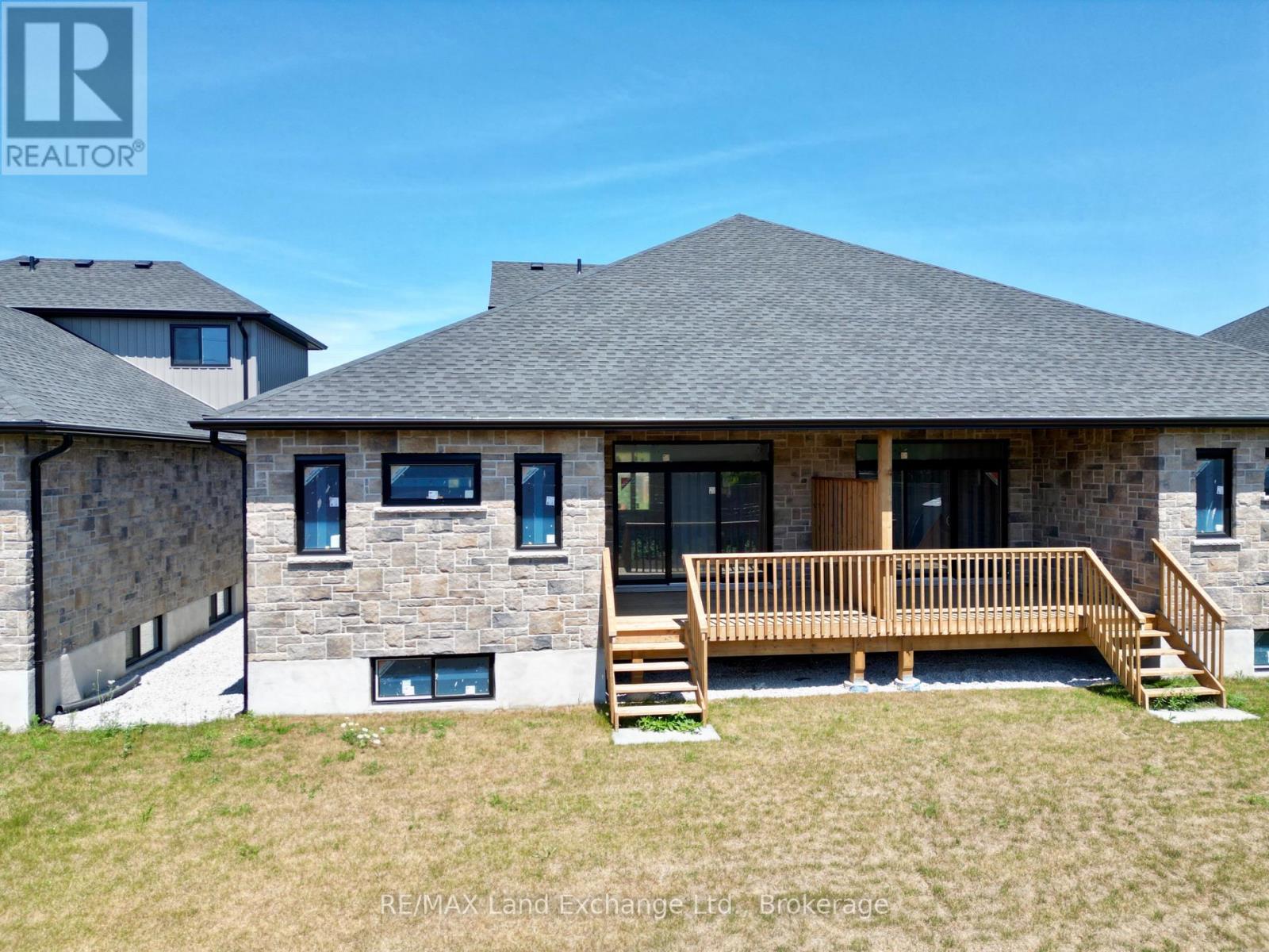 360 Rosner Drive, Saugeen Shores, Ontario  N0H 2C8 - Photo 7 - X12286503
