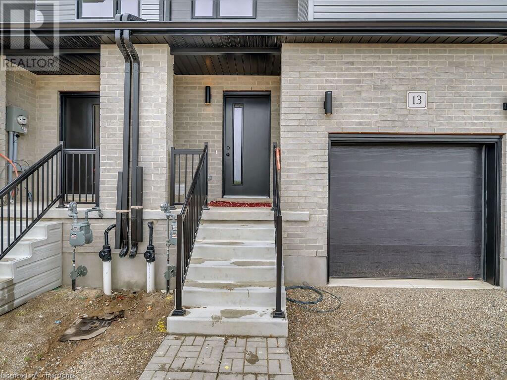 13 Becker Street, Stratford, Ontario  N5A 0L2 - Photo 2 - 40751534
