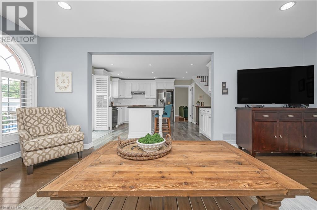 2037 Waterbridge Drive, Burlington, Ontario  L7M 4G6 - Photo 17 - 40749834