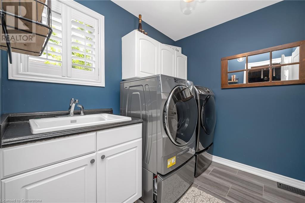 2037 Waterbridge Drive, Burlington, Ontario  L7M 4G6 - Photo 21 - 40749834