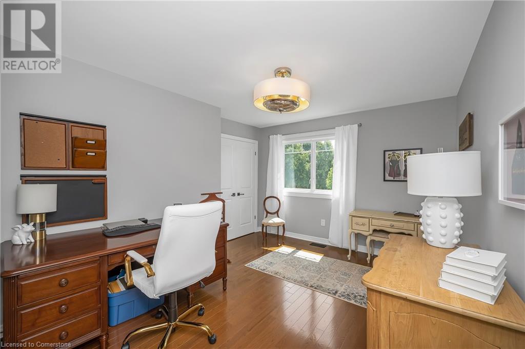 2037 Waterbridge Drive, Burlington, Ontario  L7M 4G6 - Photo 32 - 40749834