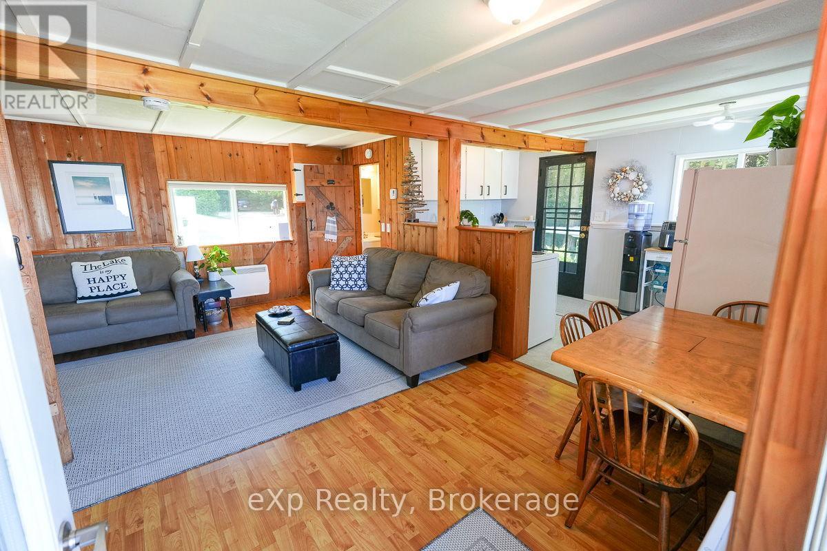 135 Lakeview Road, Chatsworth, Ontario  N0H 1G0 - Photo 5 - X12287684