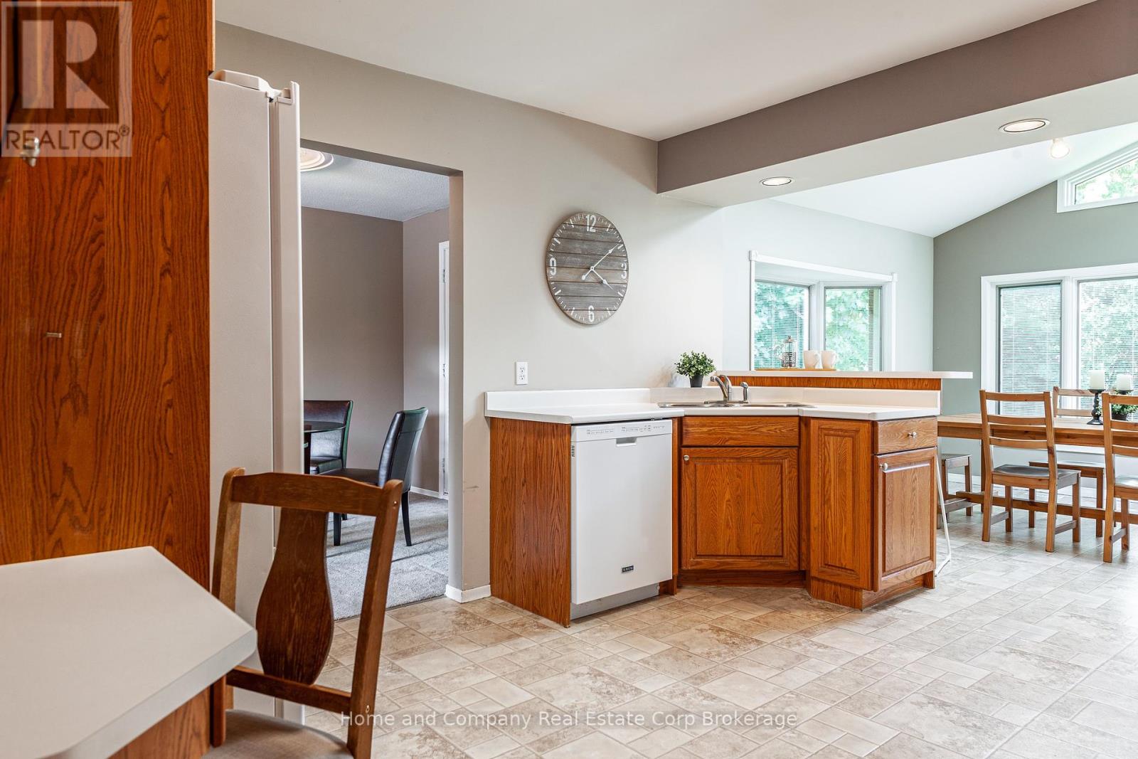205 Graff Avenue, Stratford, Ontario  N5A 5L8 - Photo 14 - X12287832