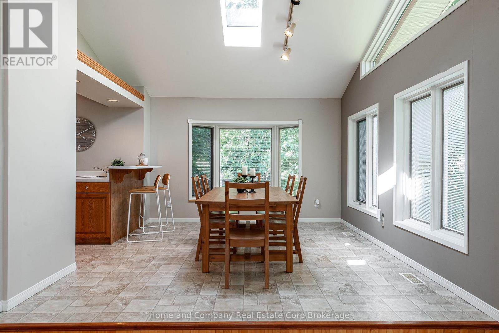205 Graff Avenue, Stratford, Ontario  N5A 5L8 - Photo 17 - X12287832