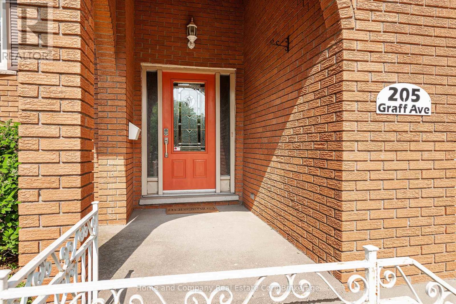 205 Graff Avenue, Stratford, Ontario  N5A 5L8 - Photo 2 - X12287832
