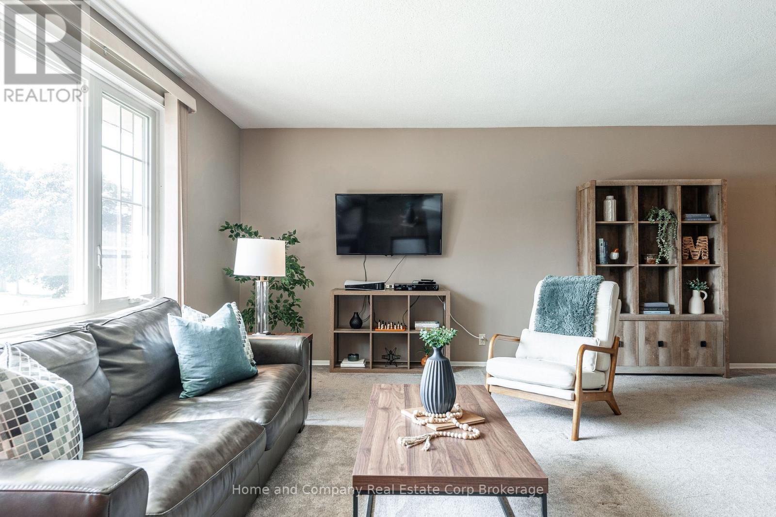 205 Graff Avenue, Stratford, Ontario  N5A 5L8 - Photo 3 - X12287832
