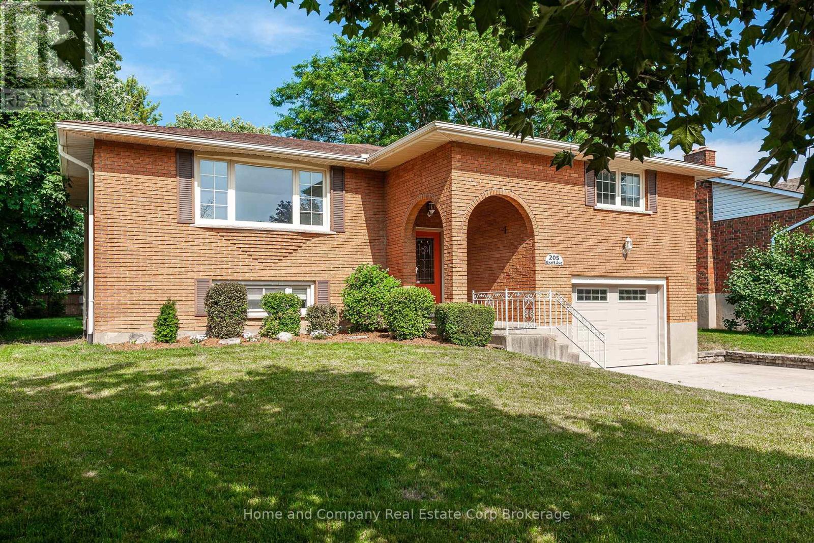 205 Graff Avenue, Stratford, Ontario  N5A 5L8 - Photo 48 - X12287832
