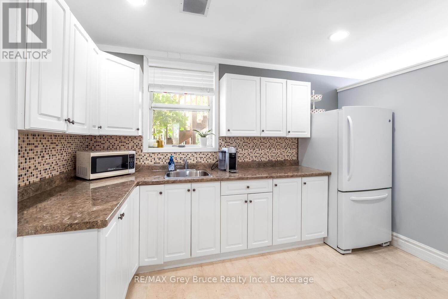 334 Main Street, South Bruce Peninsula, Ontario  N0H 2G0 - Photo 17 - X12288411