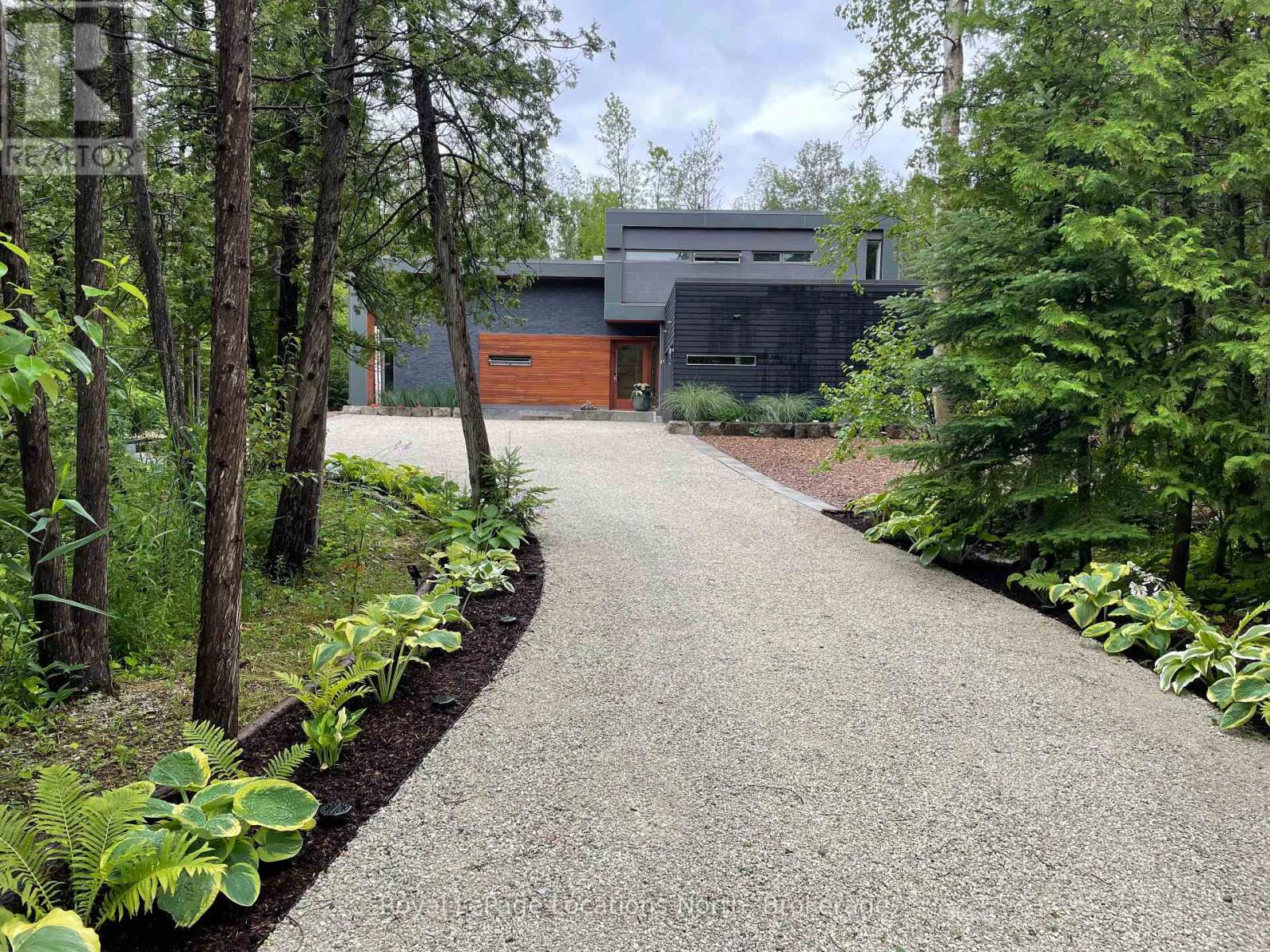 208544 26 HIGHWAY, Blue Mountains, Ontario