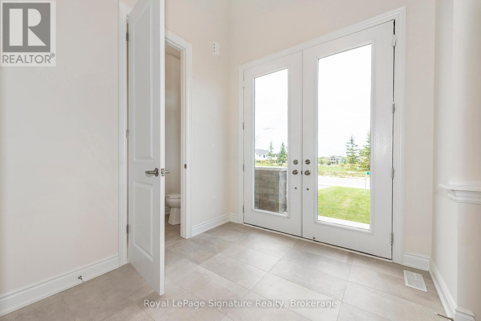 116 Dorothy Drive, Blue Mountains, Ontario  N0H 1J0 - Photo 4 - X12288928