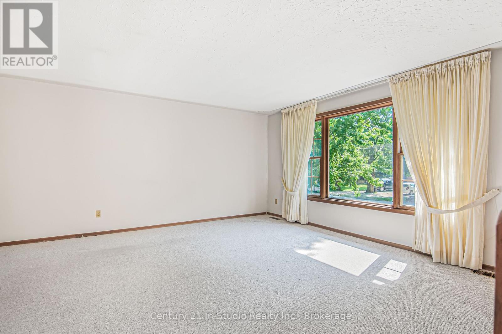 3 Gladstone Street, Huron-Kinloss, Ontario  N0G 2R0 - Photo 11 - X12289375