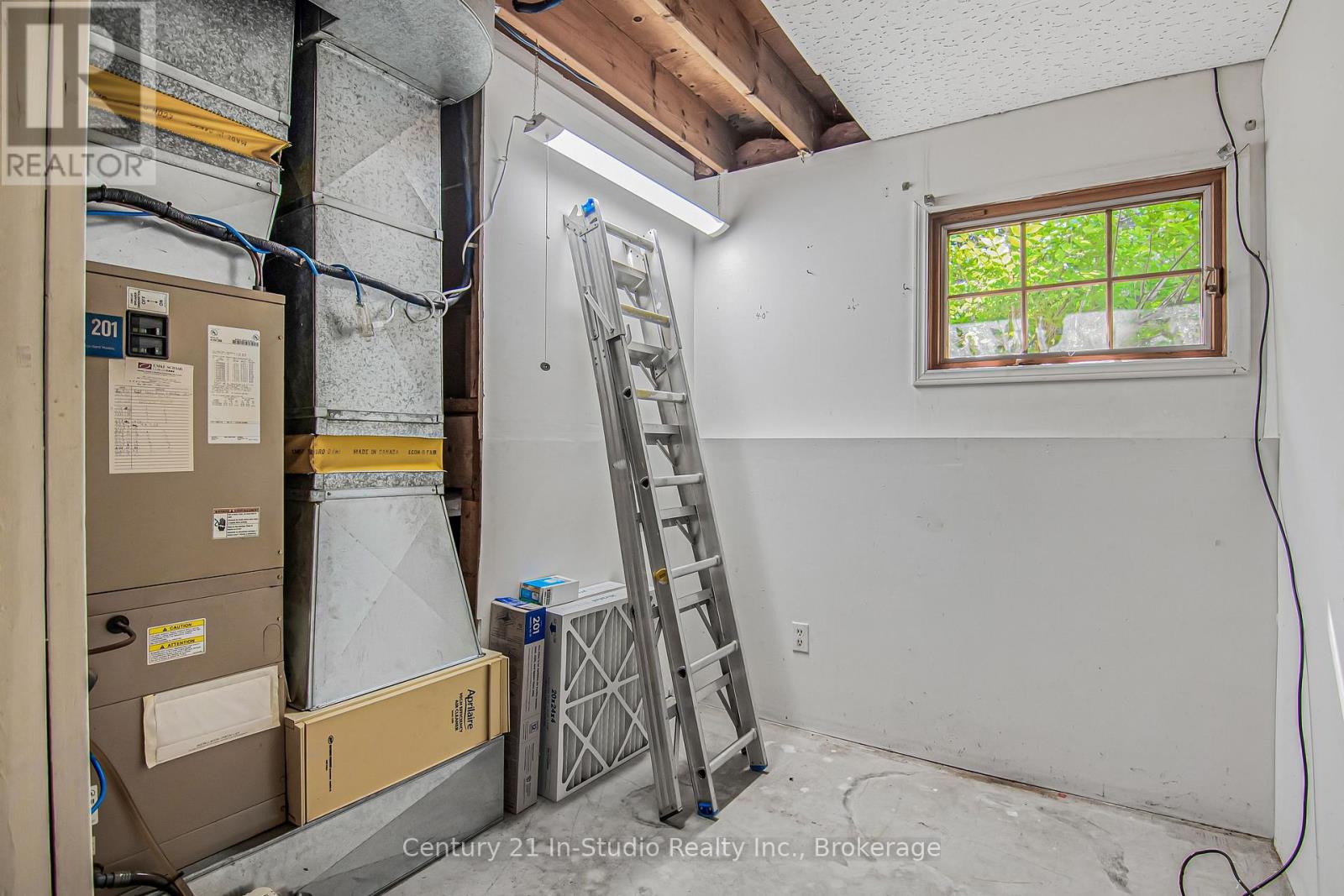 3 Gladstone Street, Huron-Kinloss, Ontario  N0G 2R0 - Photo 46 - X12289375
