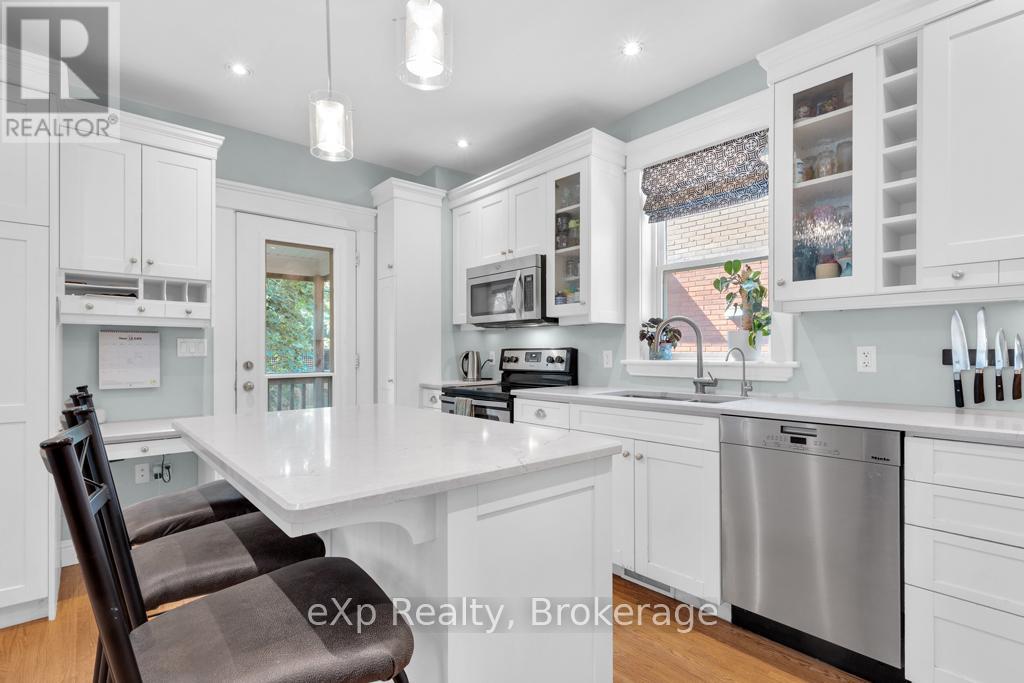 137 Birmingham Street, Stratford, Ontario  N5A 2T1 - Photo 10 - X12290246