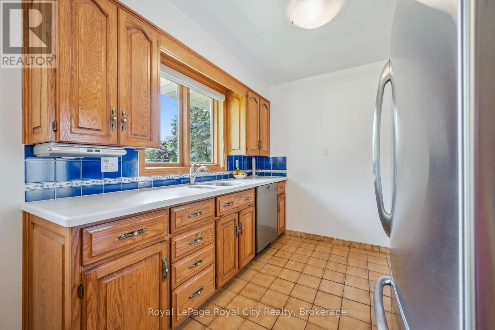59 Algoma Drive, Guelph, Ontario  N1E 1C8 - Photo 12 - X12290908