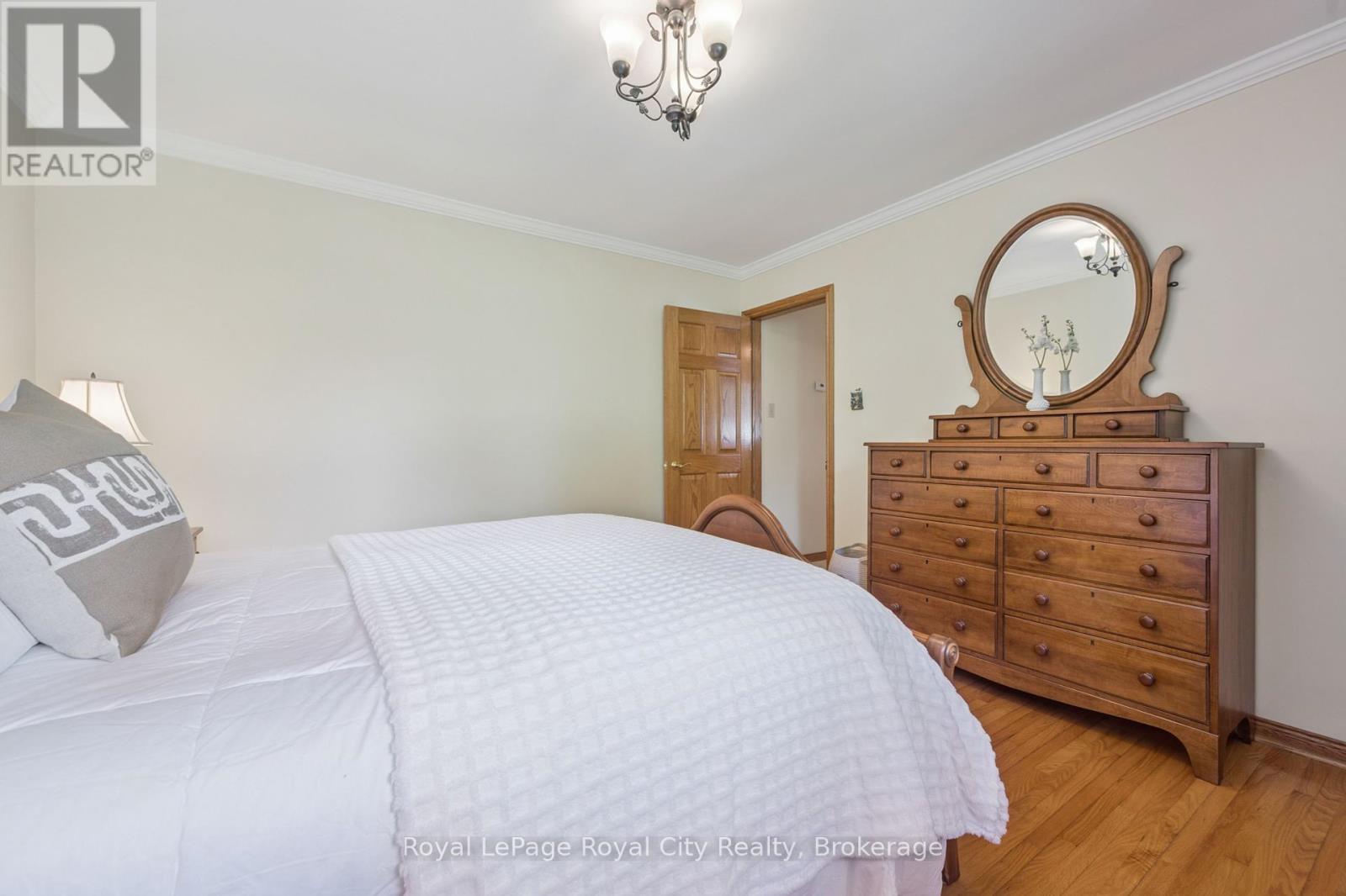 59 Algoma Drive, Guelph, Ontario  N1E 1C8 - Photo 18 - X12290908