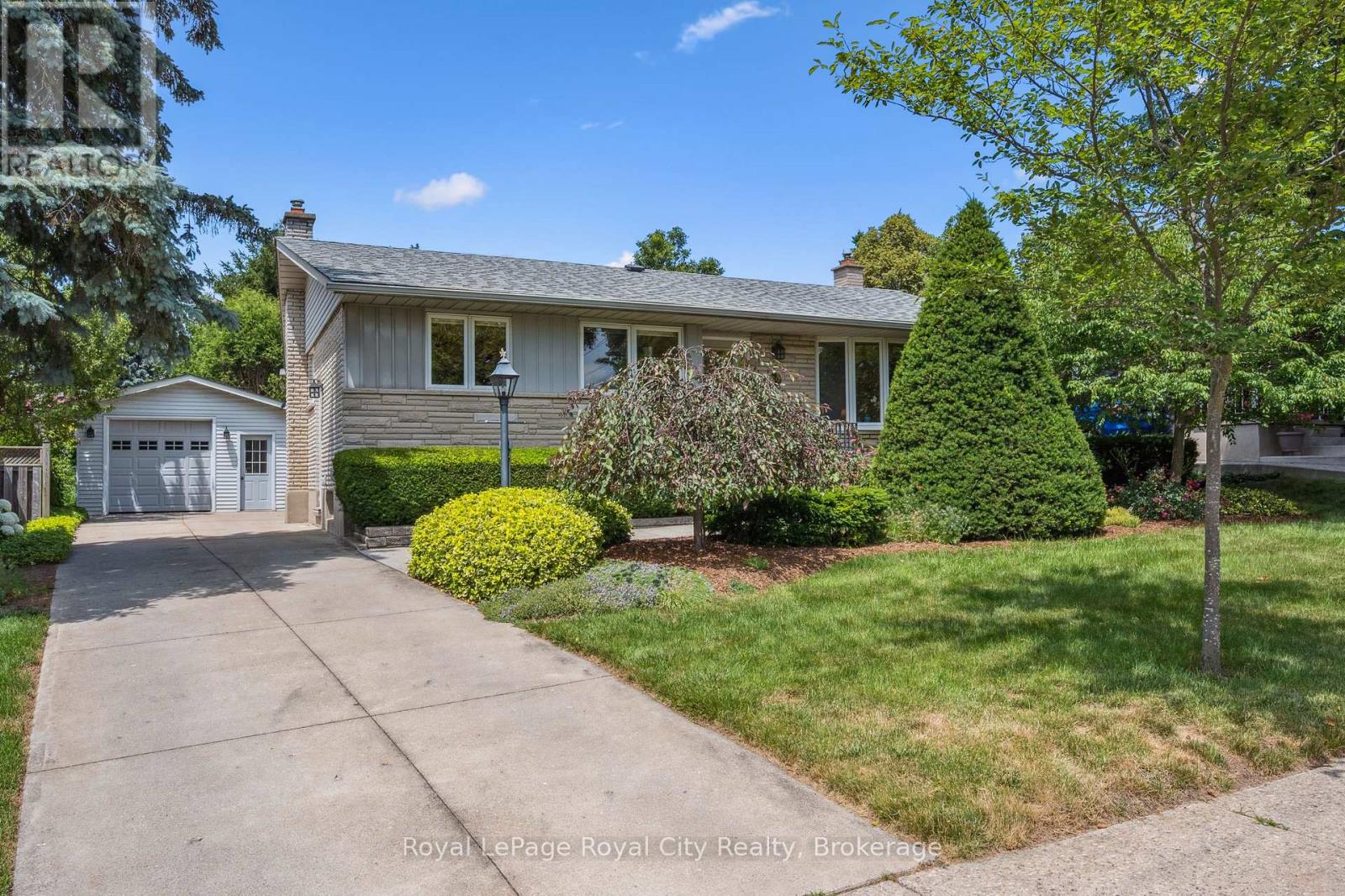 59 Algoma Drive, Guelph, Ontario  N1E 1C8 - Photo 2 - X12290908