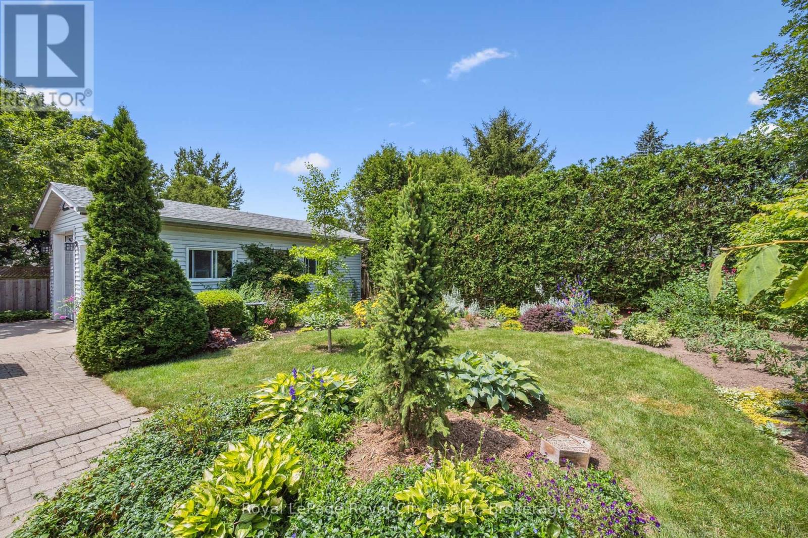 59 Algoma Drive, Guelph, Ontario  N1E 1C8 - Photo 35 - X12290908