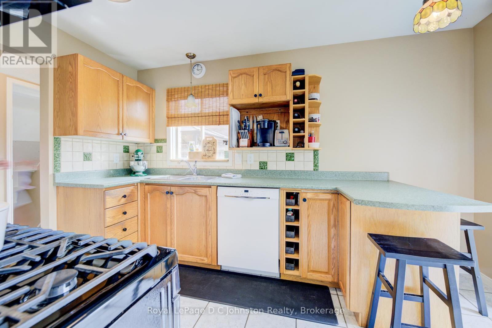 254 Scott Road, Cambridge, Ontario  N3C 3W8 - Photo 11 - X12290953