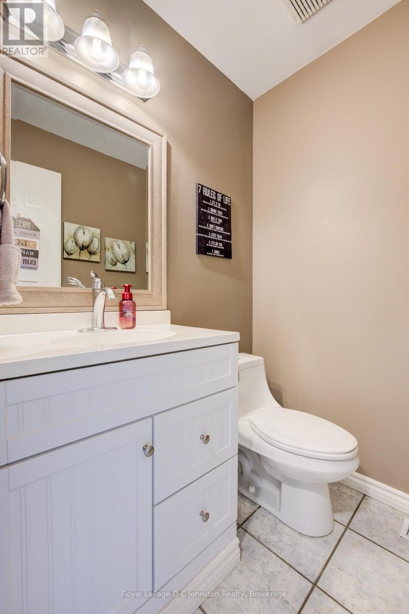 254 Scott Road, Cambridge, Ontario  N3C 3W8 - Photo 15 - X12290953