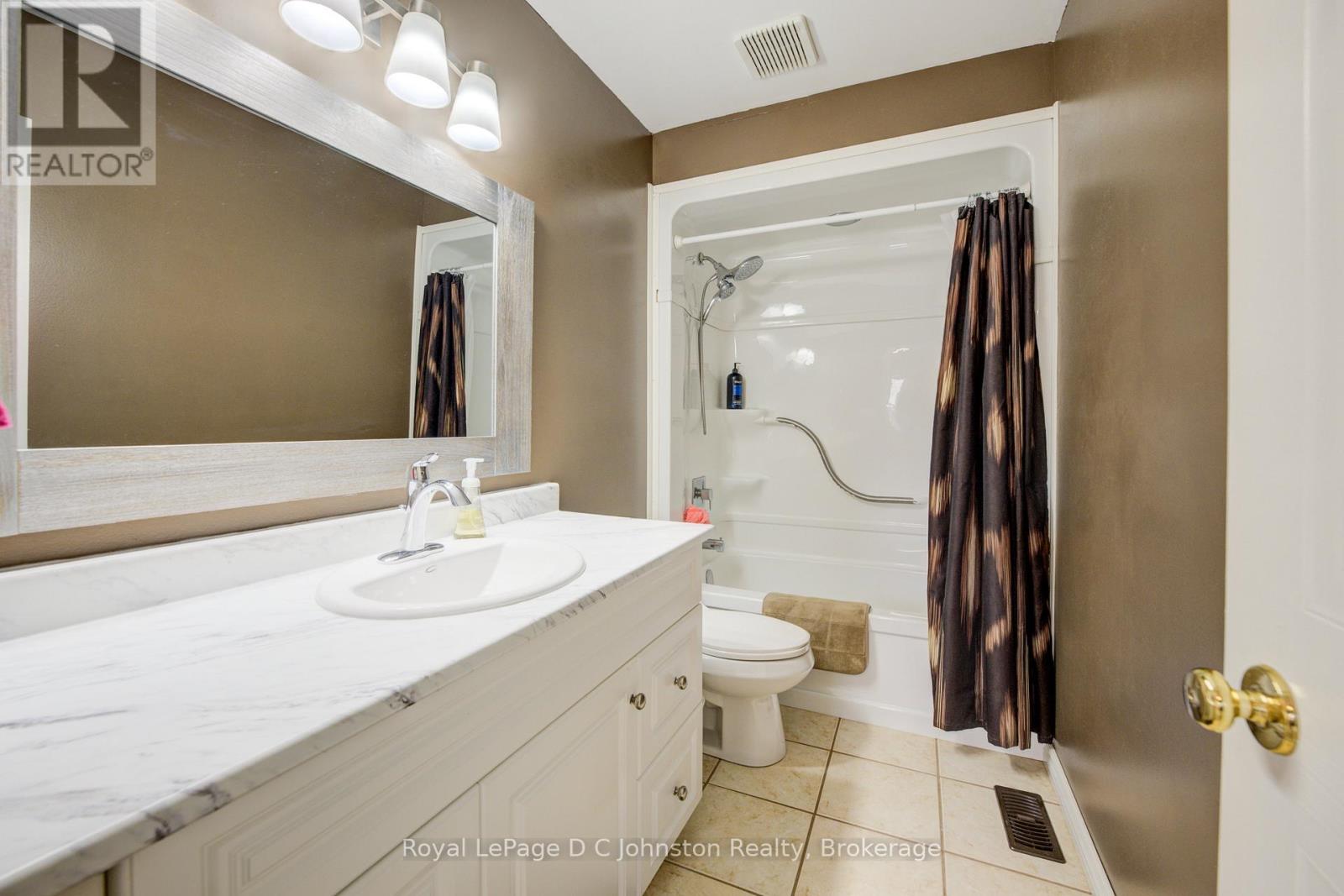 254 Scott Road, Cambridge, Ontario  N3C 3W8 - Photo 18 - X12290953