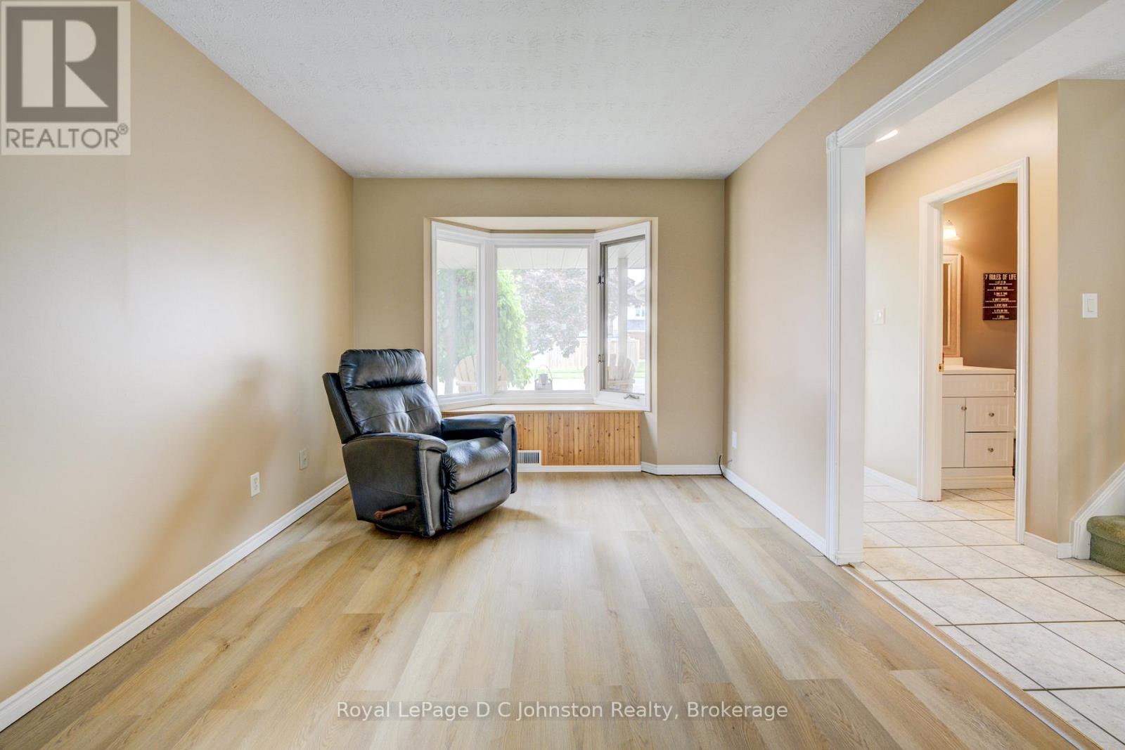 254 Scott Road, Cambridge, Ontario  N3C 3W8 - Photo 6 - X12290953