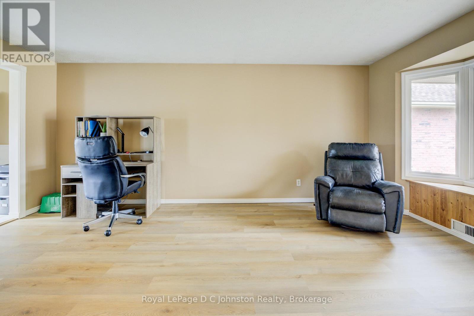 254 Scott Road, Cambridge, Ontario  N3C 3W8 - Photo 7 - X12290953