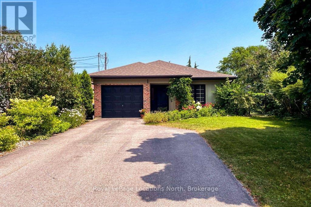 115 Robinson Street, Collingwood, Ontario  L9Y 3M2 - Photo 2 - S12291722