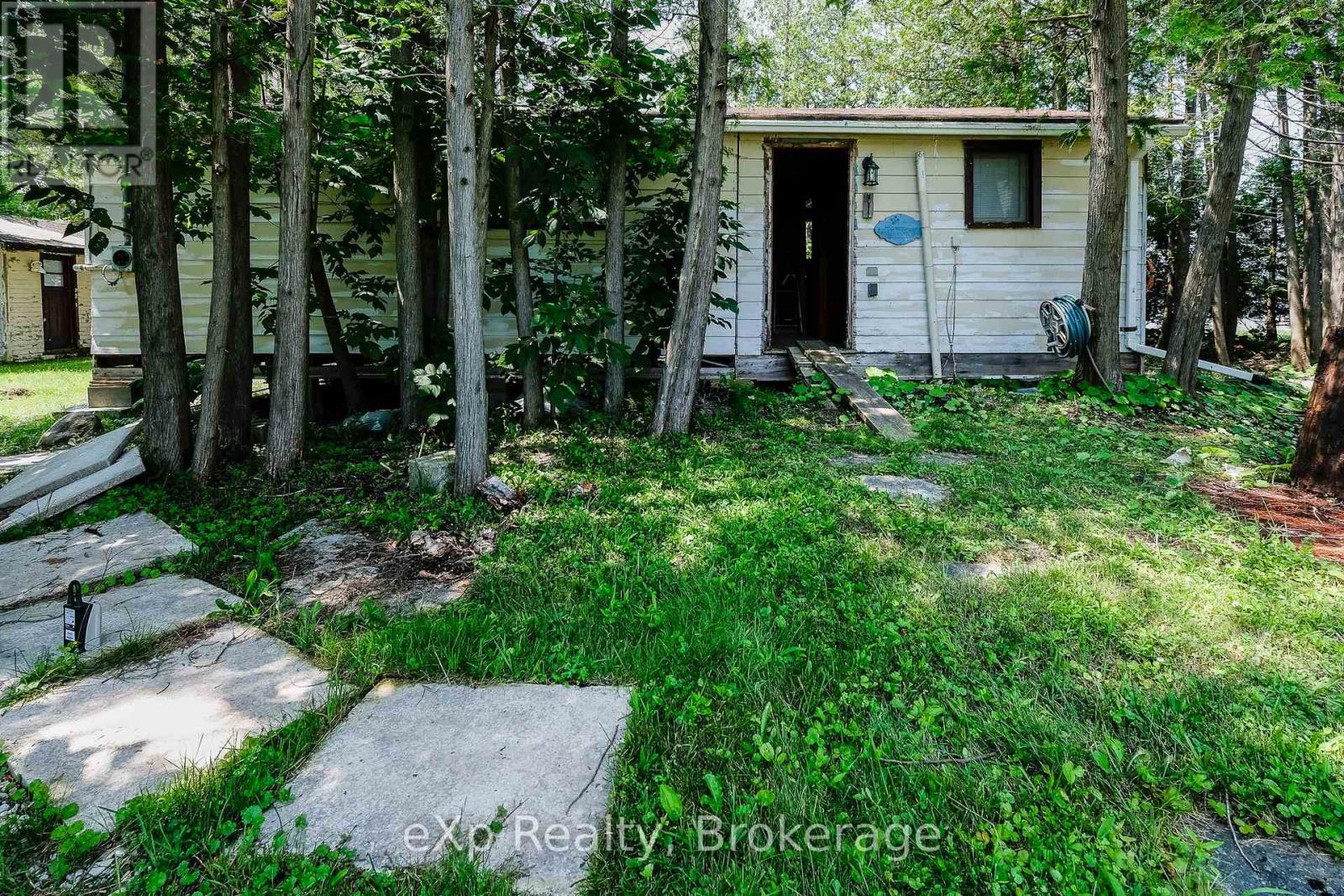 204 Mccullough Lake Drive, Chatsworth, Ontario  N0H 2V0 - Photo 12 - X12291615