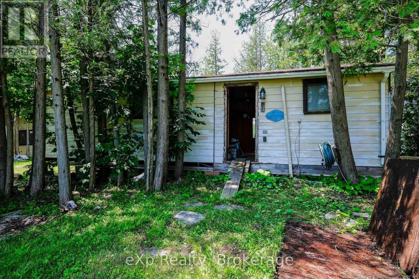 204 Mccullough Lake Drive, Chatsworth, Ontario  N0H 2V0 - Photo 13 - X12291615