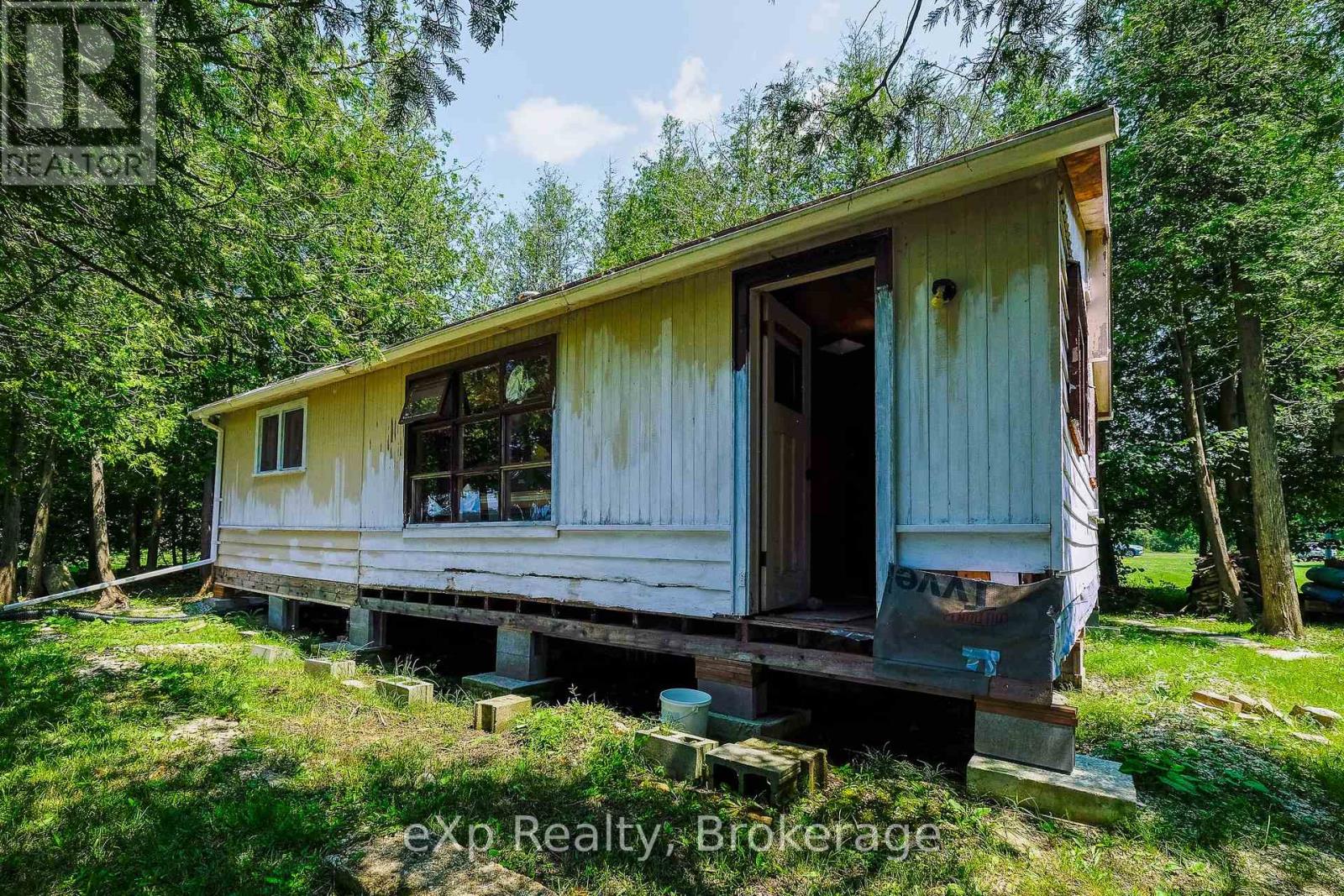 204 Mccullough Lake Drive, Chatsworth, Ontario  N0H 2V0 - Photo 18 - X12291615