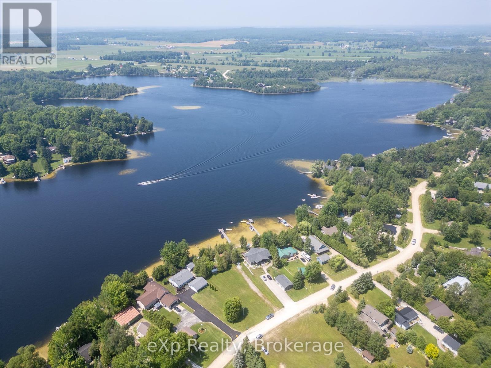 204 Mccullough Lake Drive, Chatsworth, Ontario  N0H 2V0 - Photo 3 - X12291615