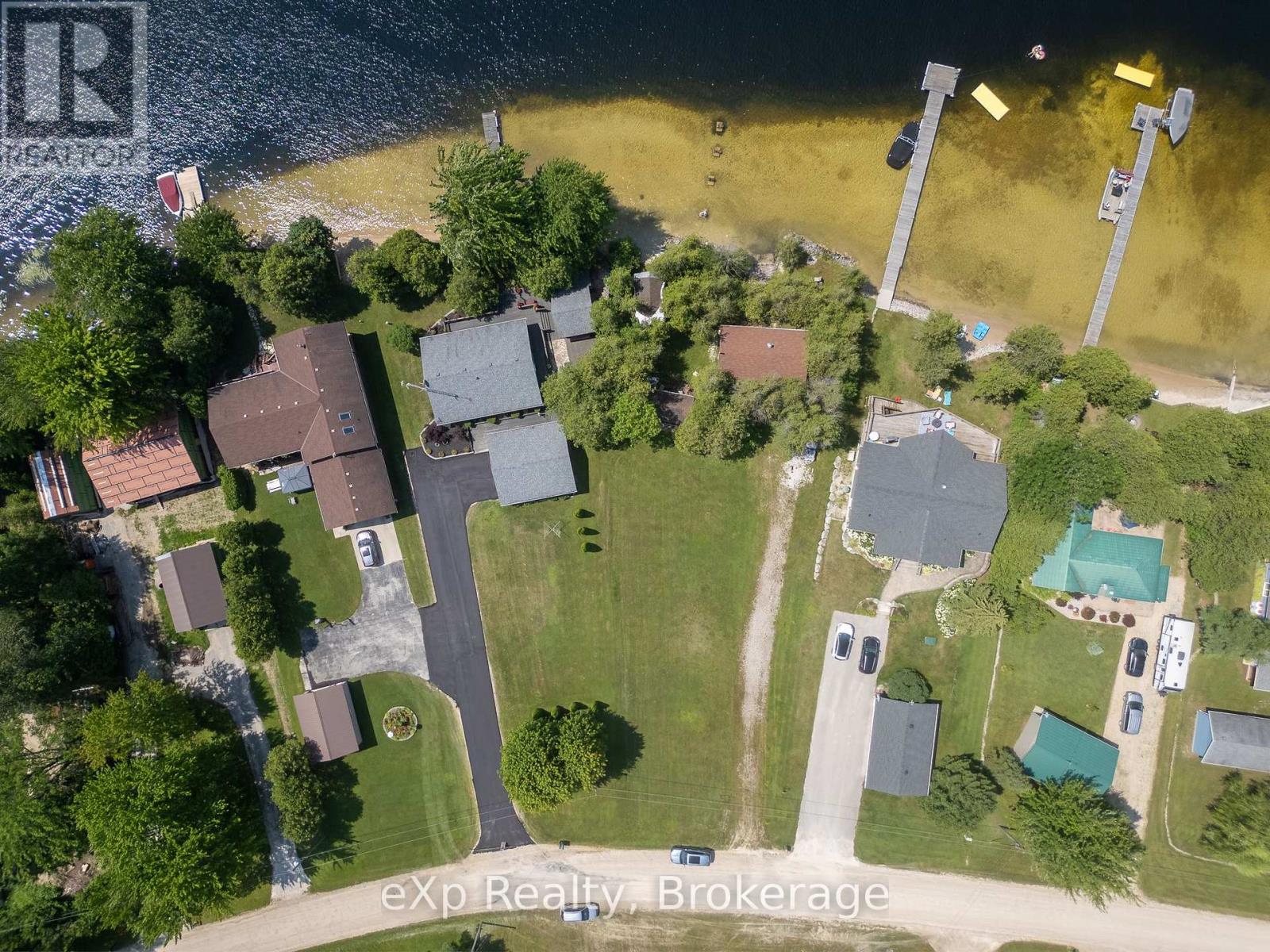 204 Mccullough Lake Drive, Chatsworth, Ontario  N0H 2V0 - Photo 5 - X12291615